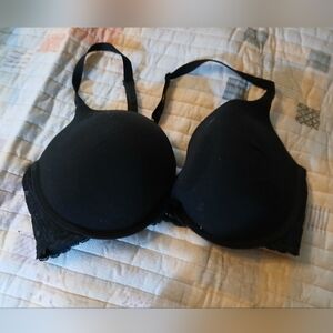 Victoria's Secret Black Lace-Trim Molded T-Shirt Bra